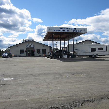 Nisutlin Trading Post Motel Teslin Bagian luar foto