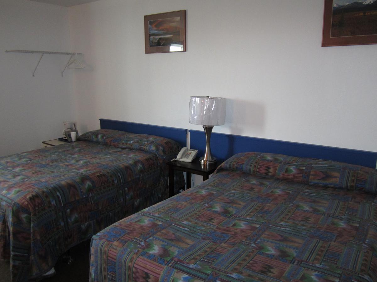 Nisutlin Trading Post Motel Teslin Ruang foto