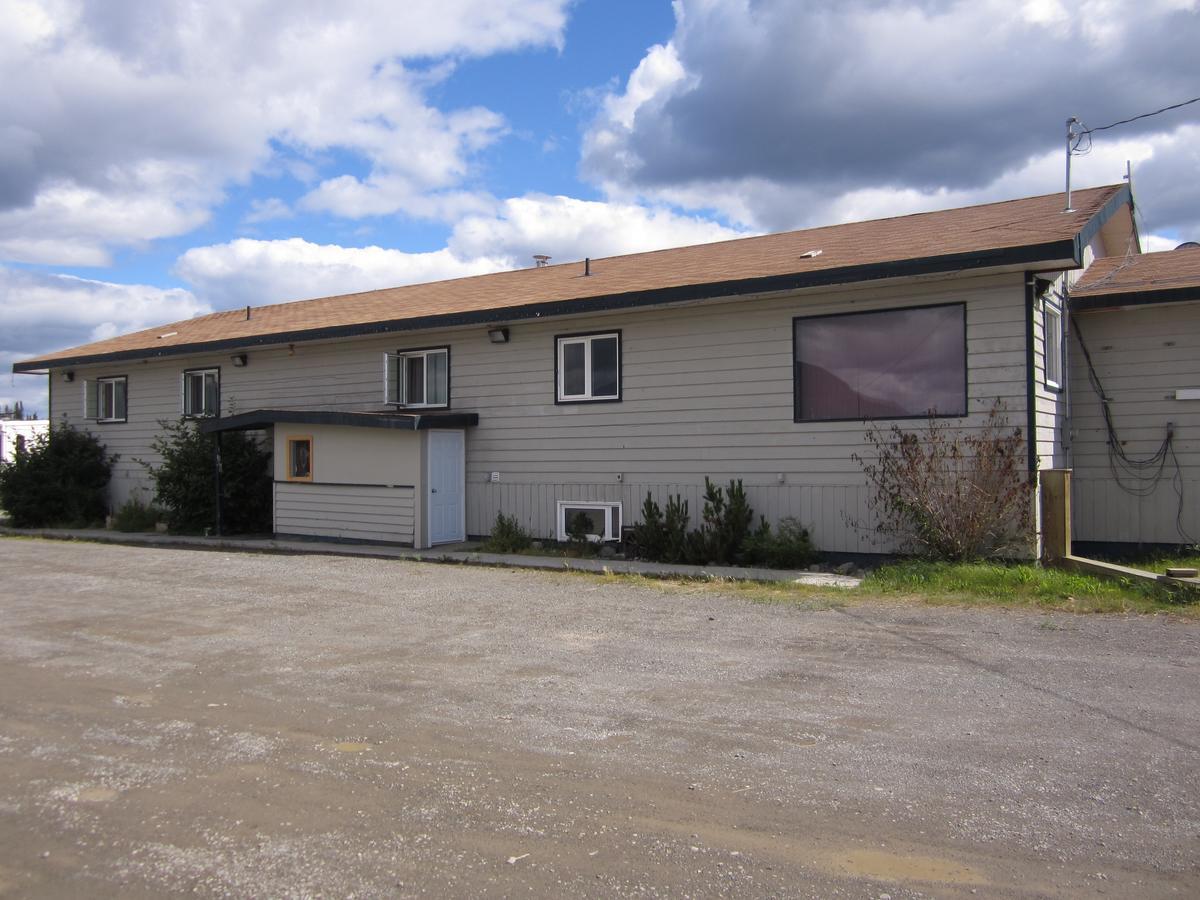 Nisutlin Trading Post Motel Teslin Bagian luar foto
